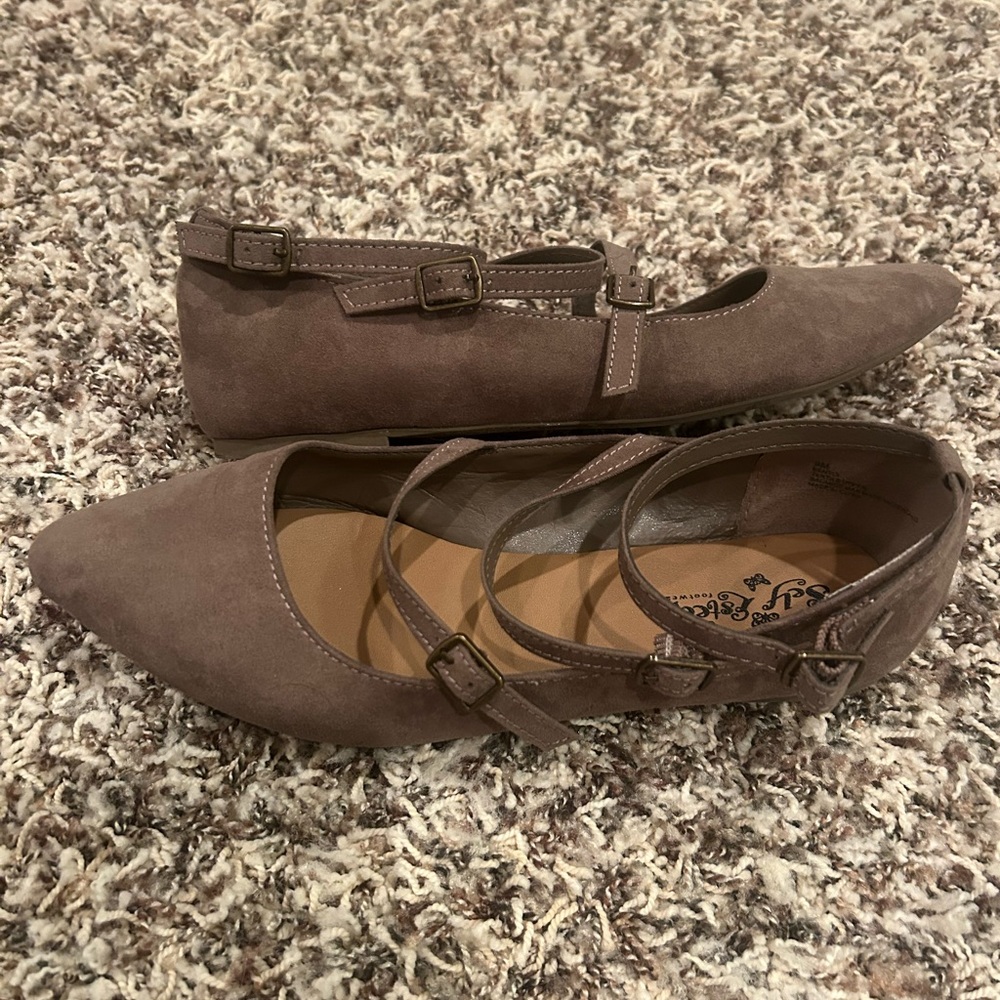 Strappy pointed toe flats